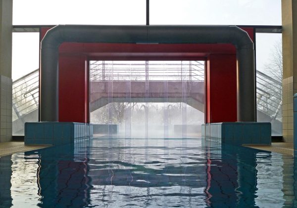 mit beheiztem Schwimmbad